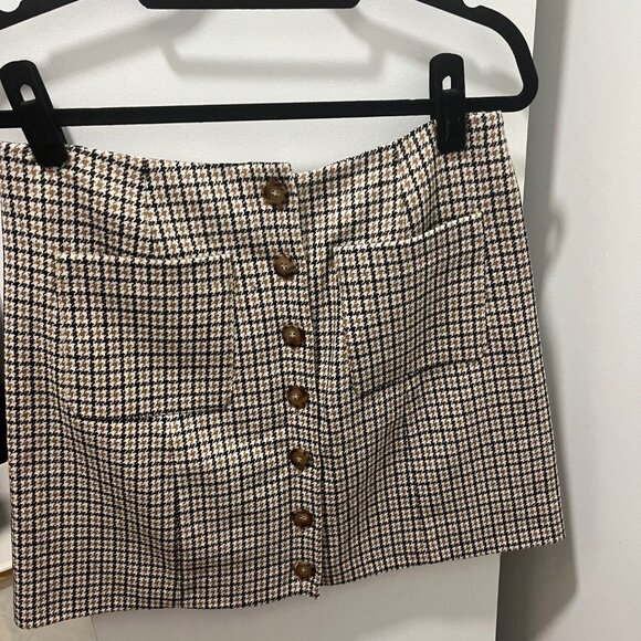 Sezane Beige and Black Houndstooth Button-Front Mini Skirt - Picture 2 of 5